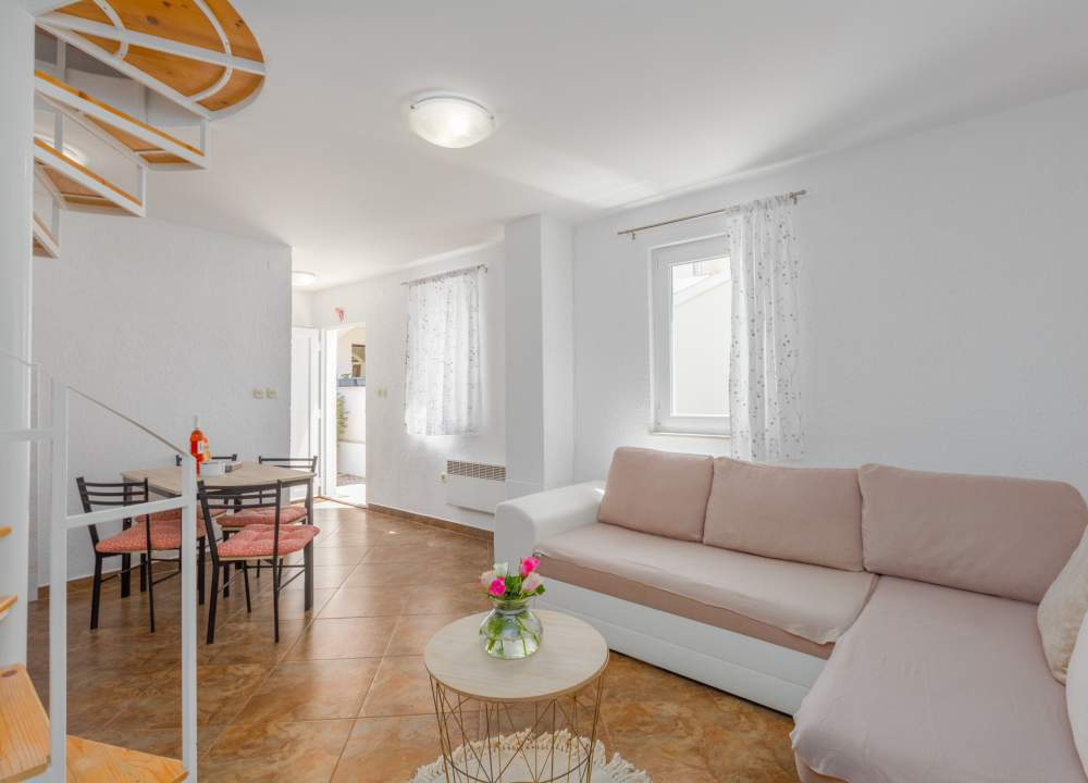 Apartment Leni